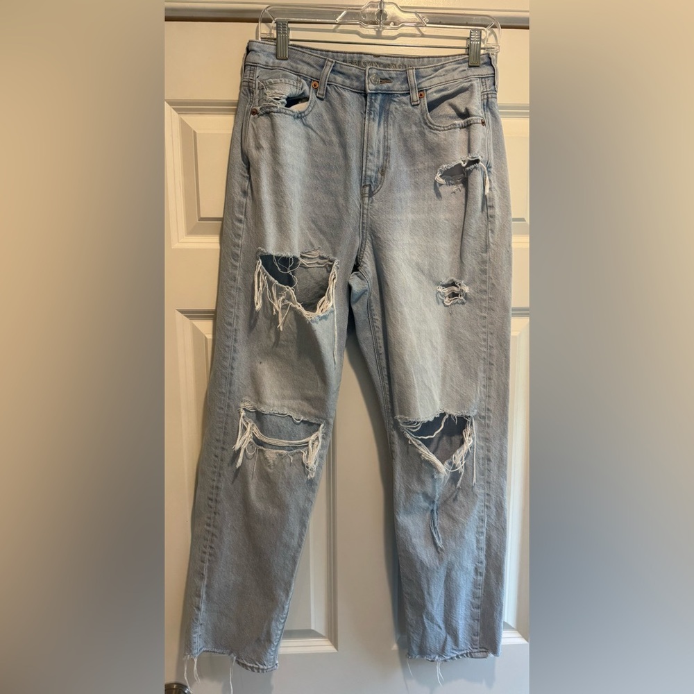 American Eagle Distressed Light Wash Blue Mom Jeans